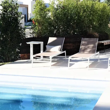 Vacation House With 12 Months Of Summer