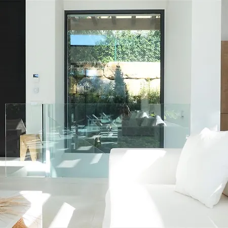 Vacation House With 12 Months Of Summer *